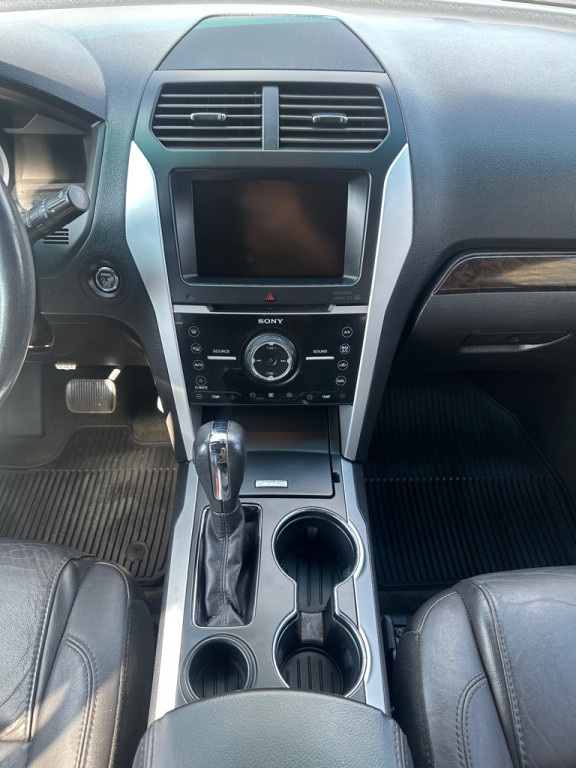 2015 Ford Explorer Image 17