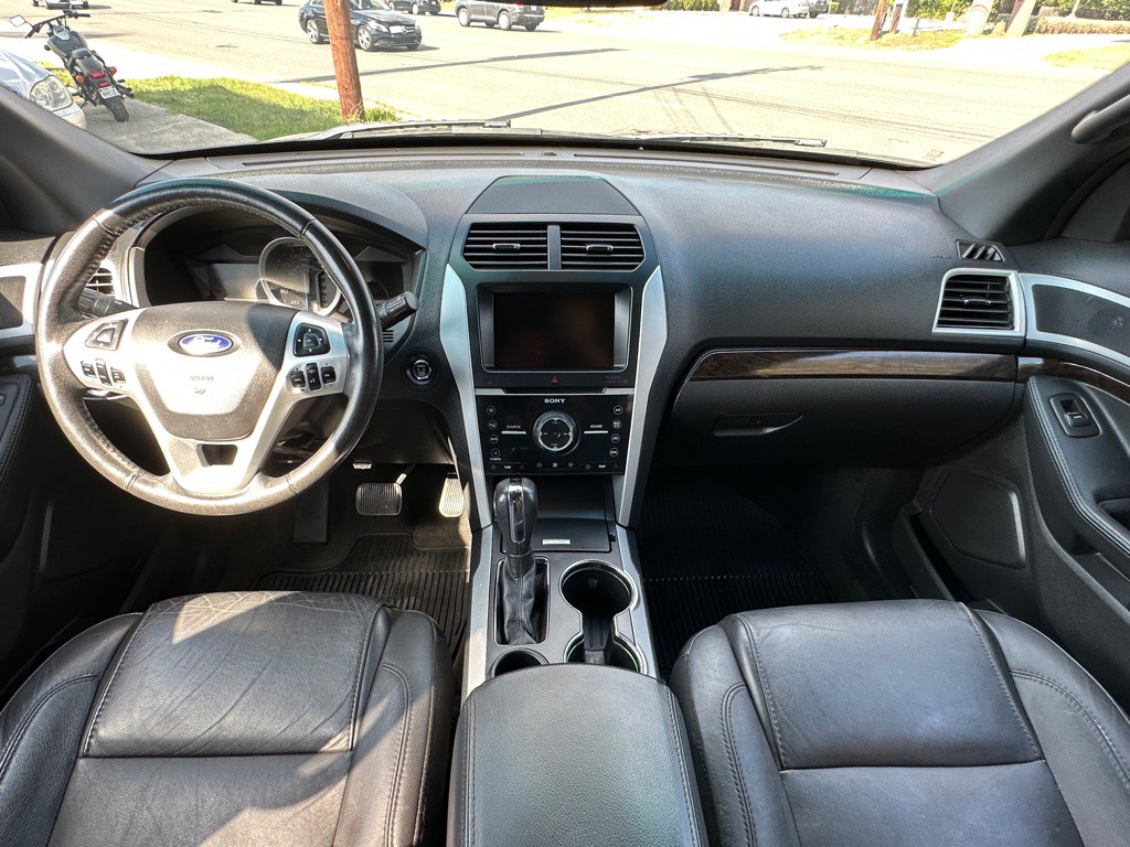 2015 Ford Explorer Image 19