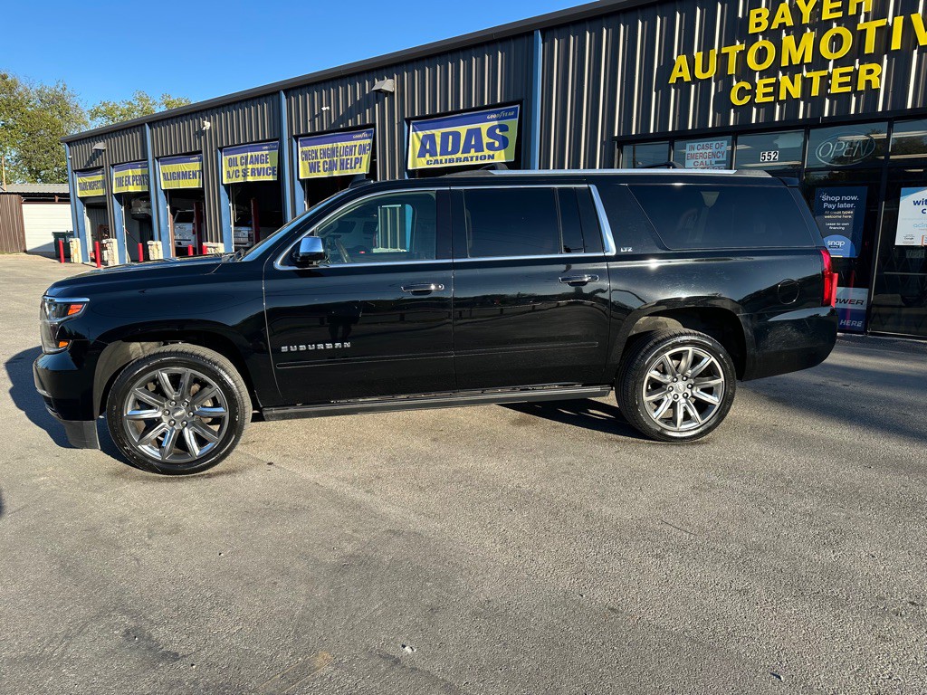 2016 Chevrolet Suburban Image 2