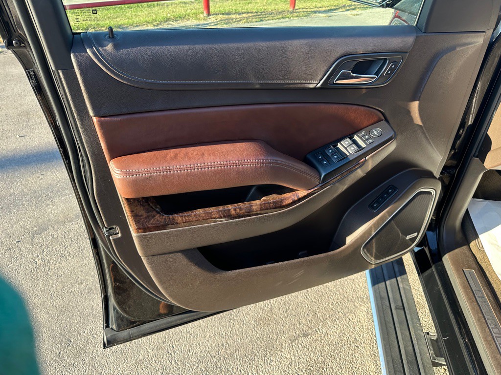 2016 Chevrolet Suburban Image 9