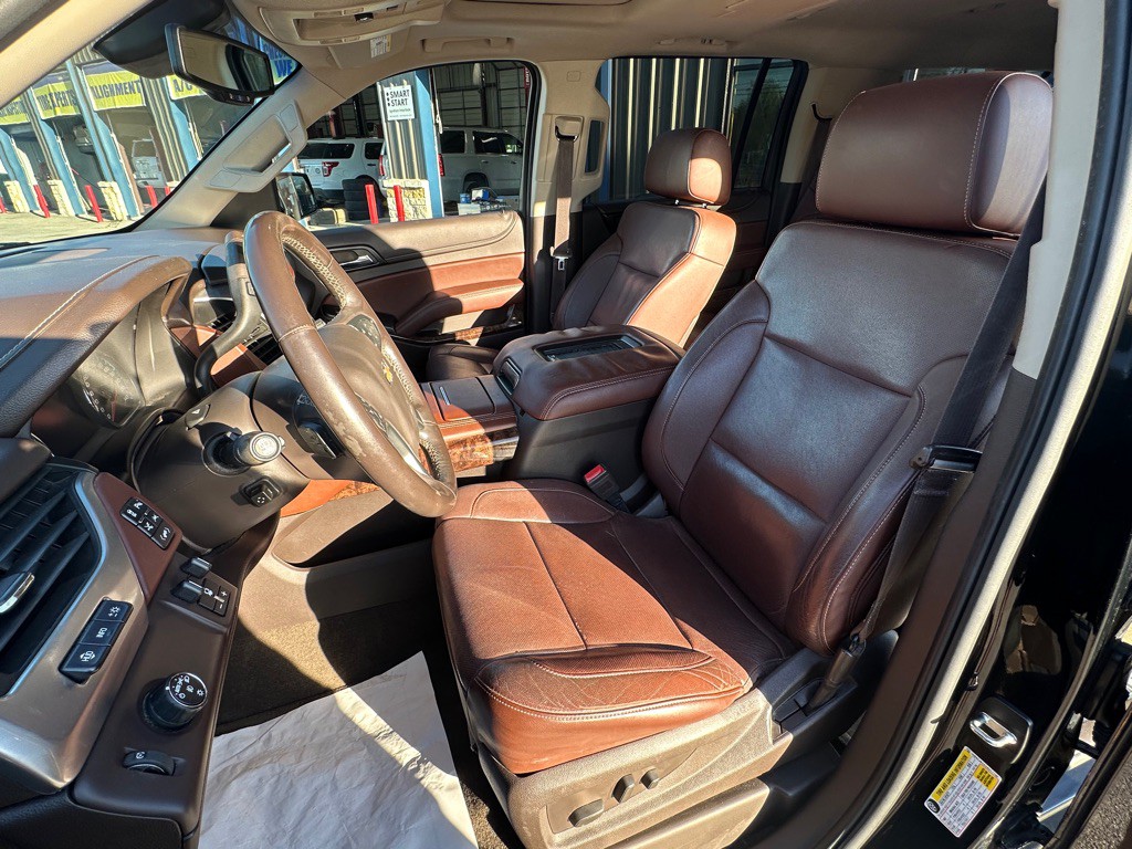 2016 Chevrolet Suburban Image 10