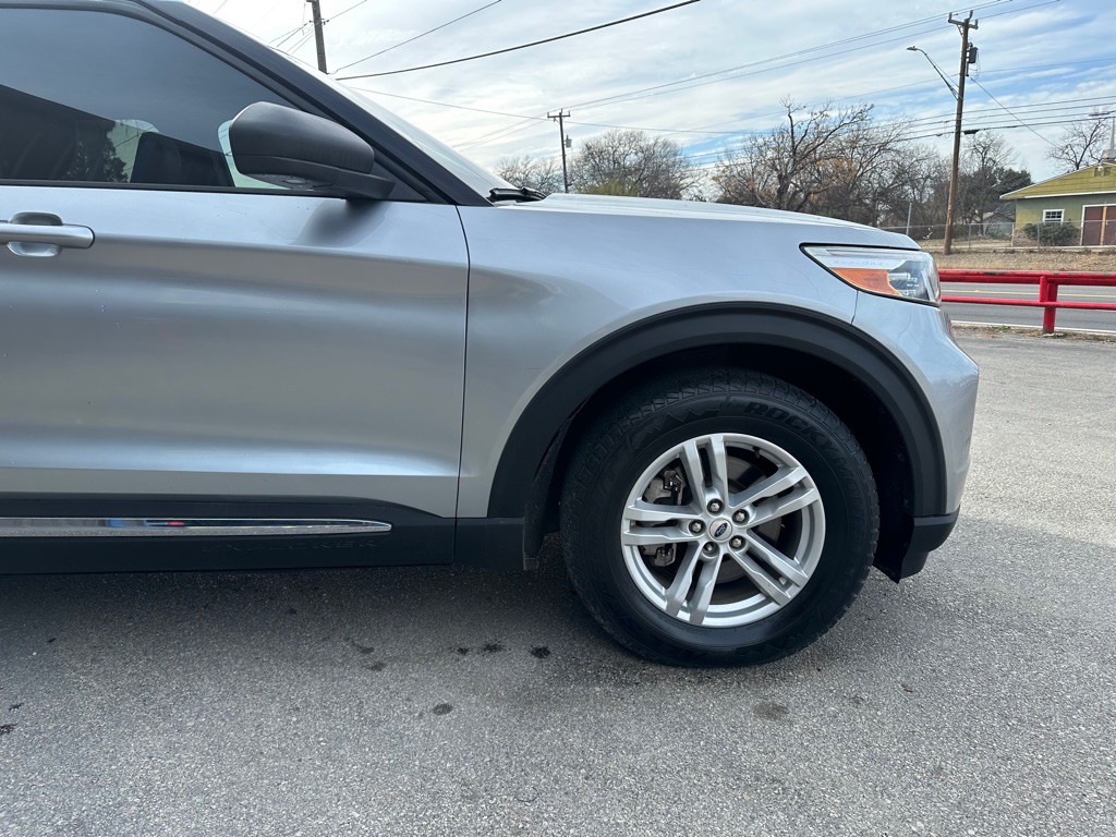 2020 Ford Explorer Image 13