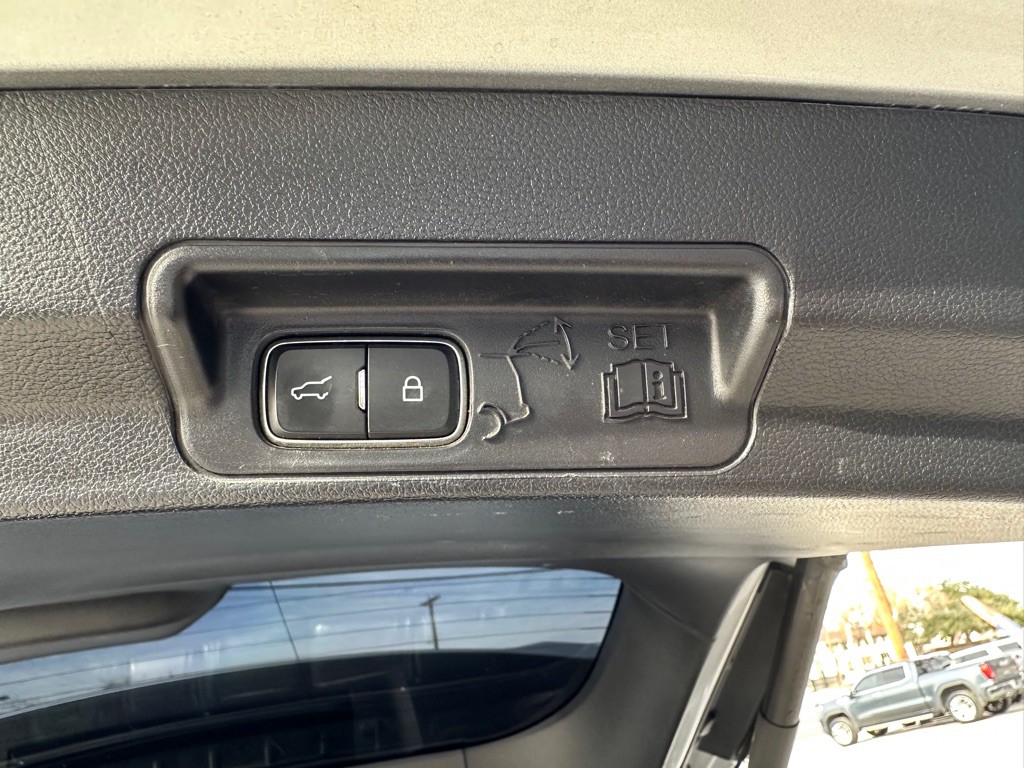 2020 Ford Explorer Image 24