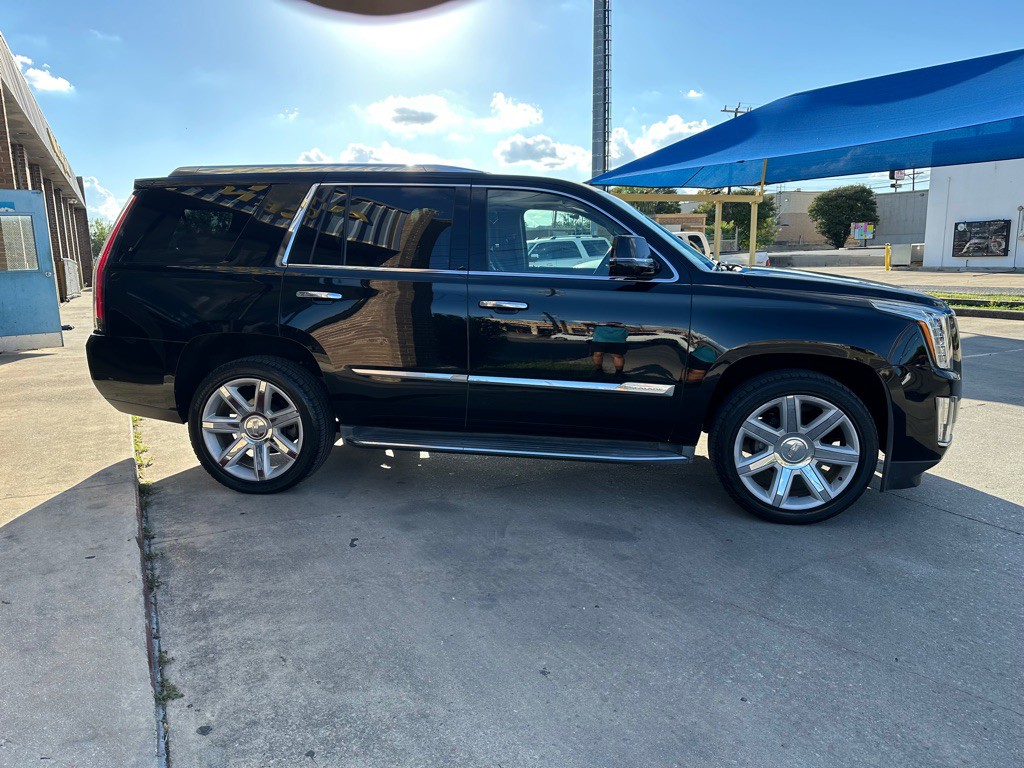 2015 Cadillac Escalade Image 5