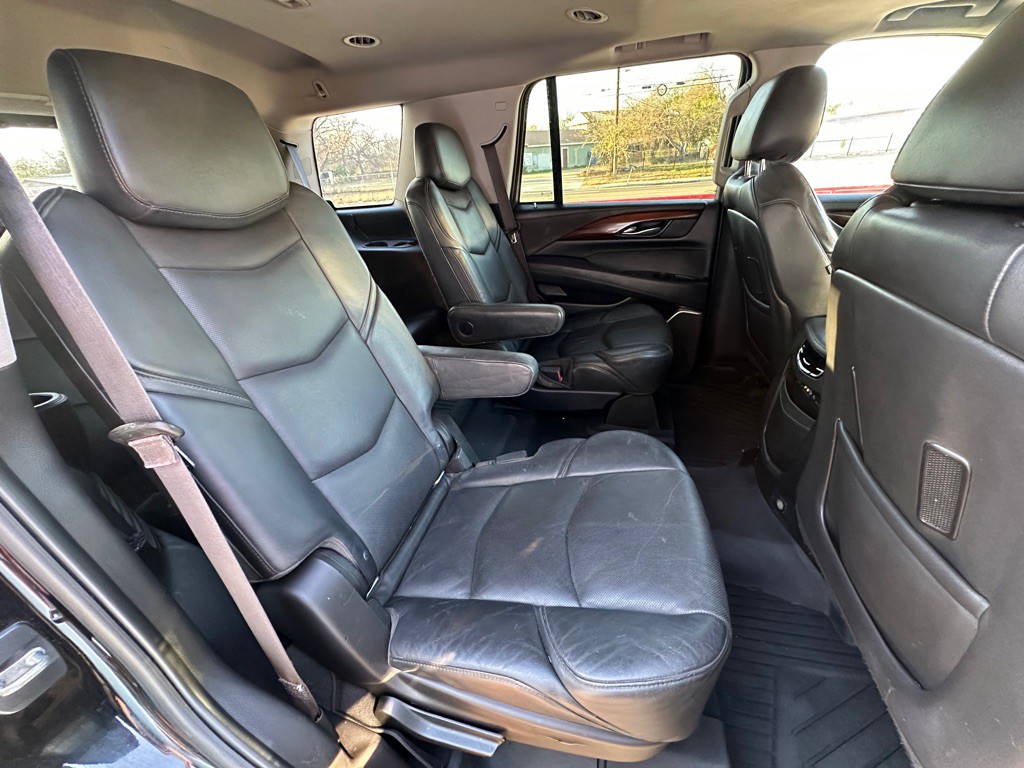2015 Cadillac Escalade Image 8