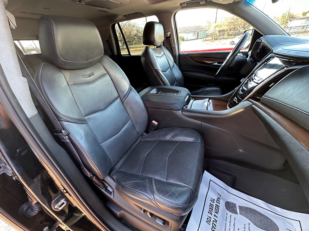 2015 Cadillac Escalade Image 10
