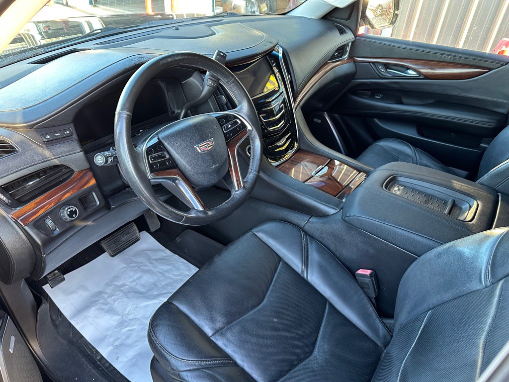 2015 Cadillac Escalade Image 11