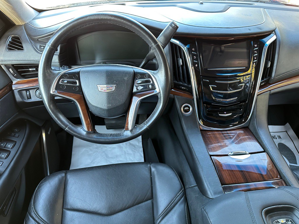 2015 Cadillac Escalade Image 13