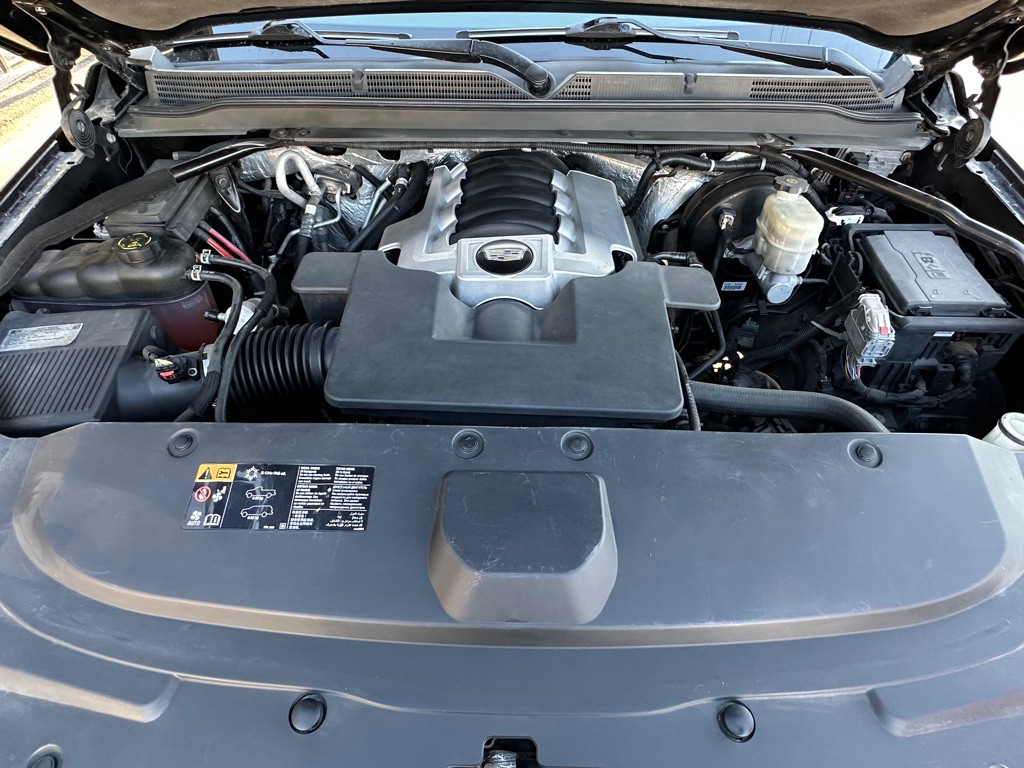 2015 Cadillac Escalade Image 17