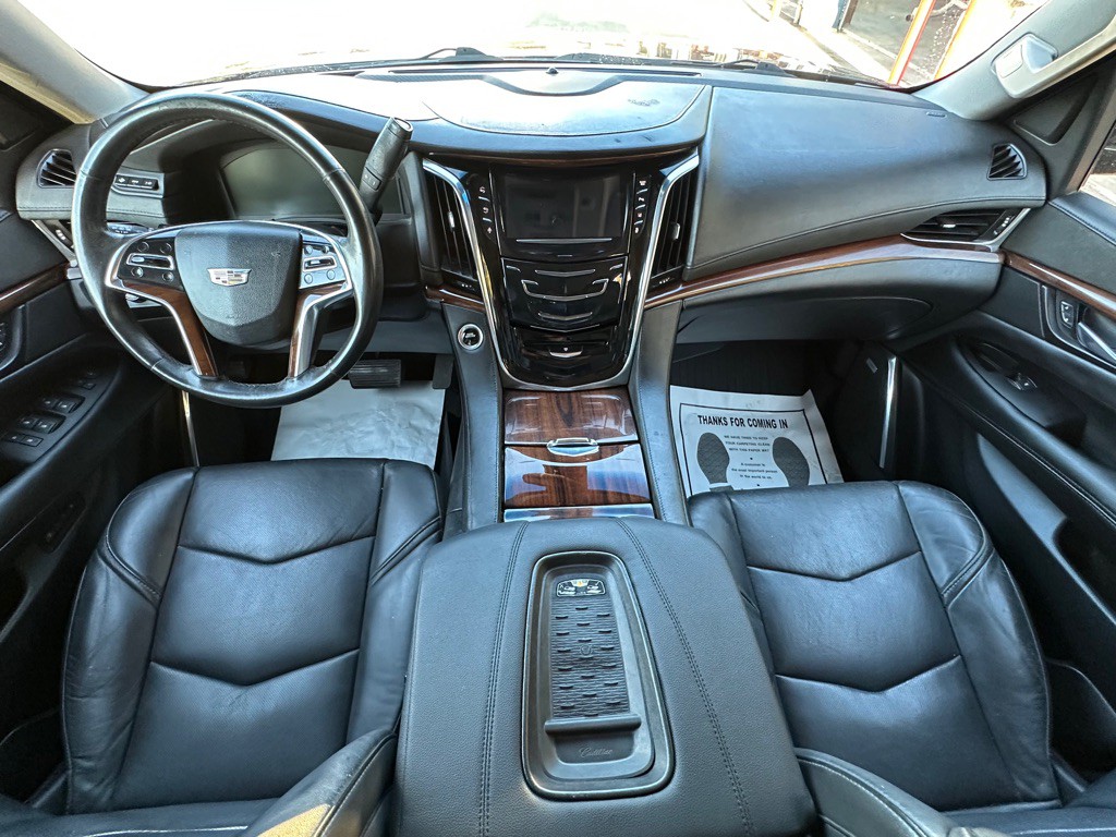 2015 Cadillac Escalade Image 18