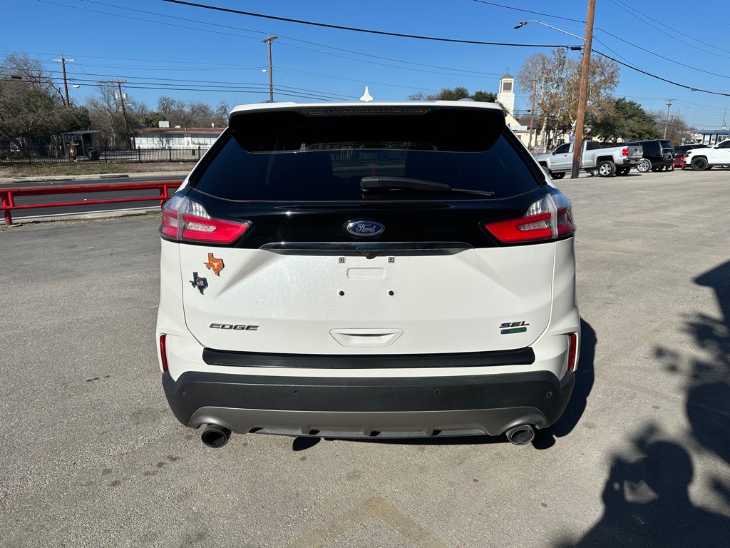 2020 Ford Edge Image 3