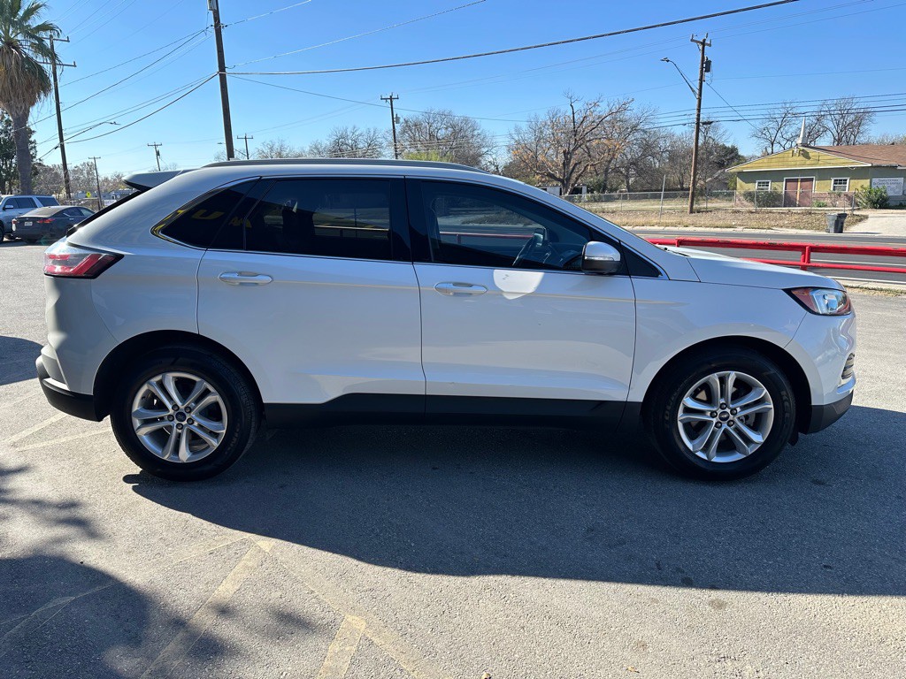 2020 Ford Edge Image 4