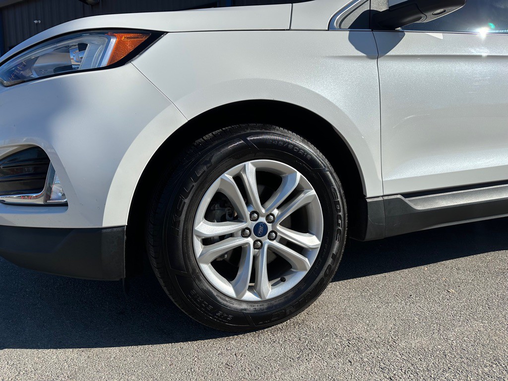 2020 Ford Edge Image 5