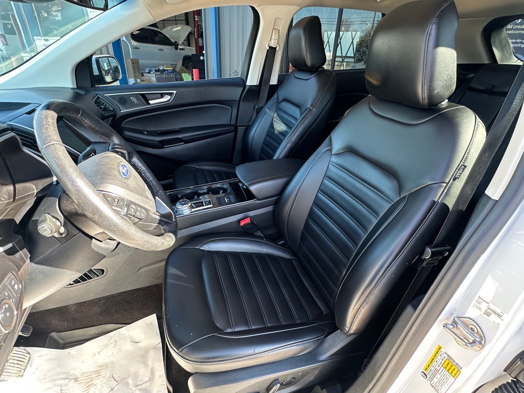 2020 Ford Edge Image 8