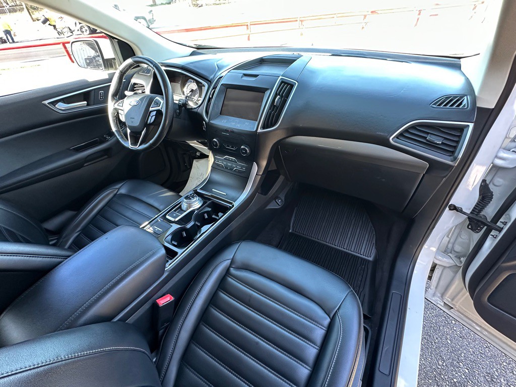 2020 Ford Edge Image 13