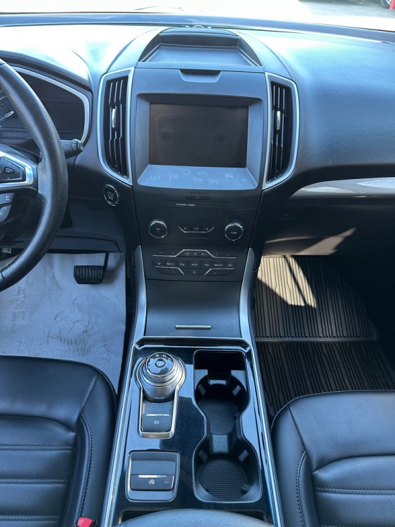 2020 Ford Edge Image 17