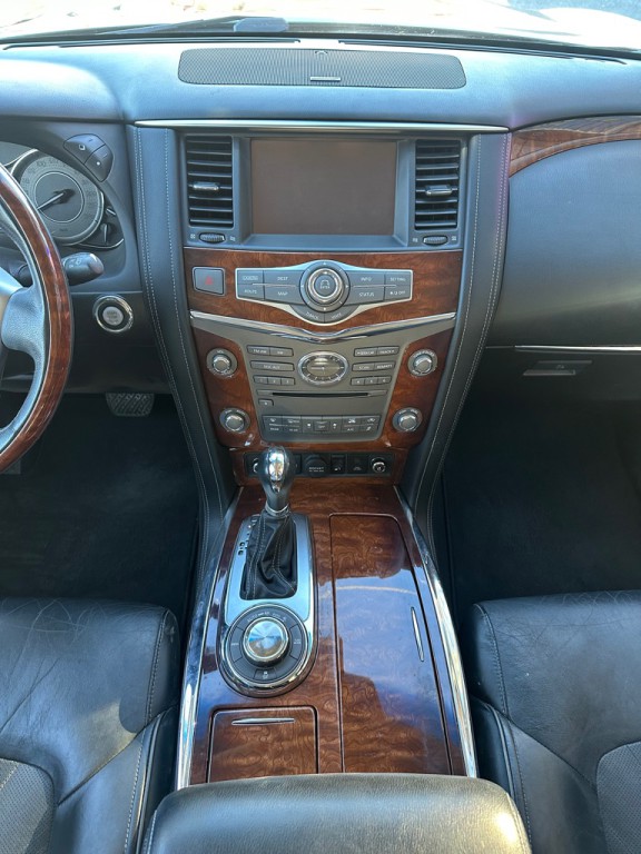 2016 INFINITI QX80 Image 24