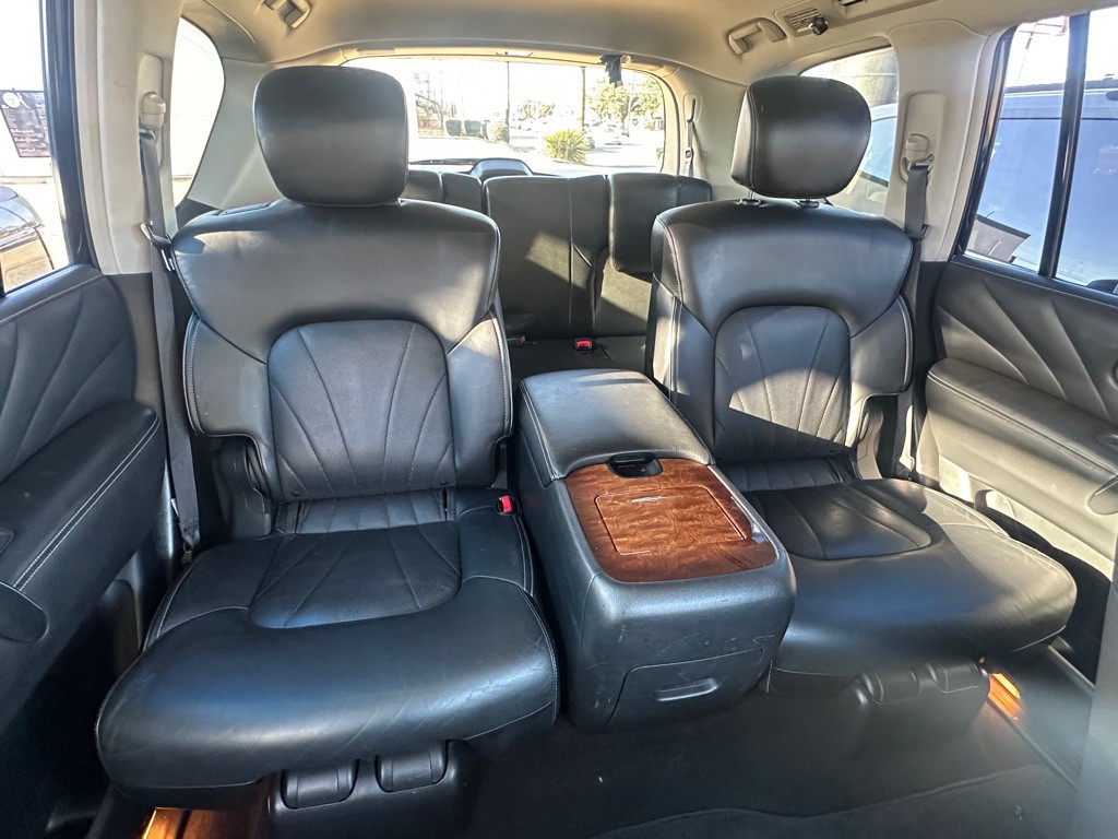 2016 INFINITI QX80 Image 28