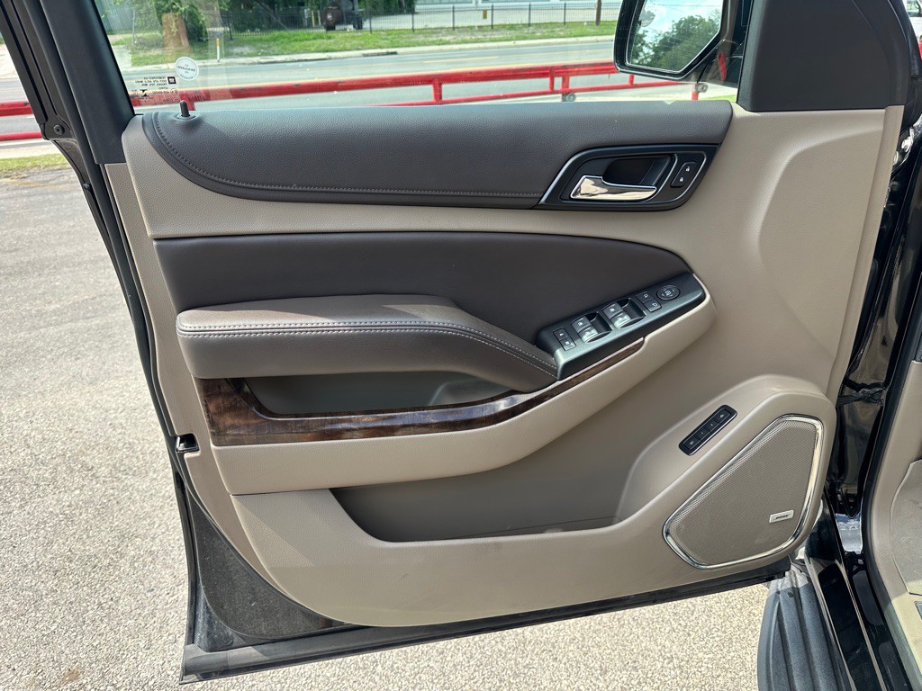 2020 Chevrolet Suburban Image 5