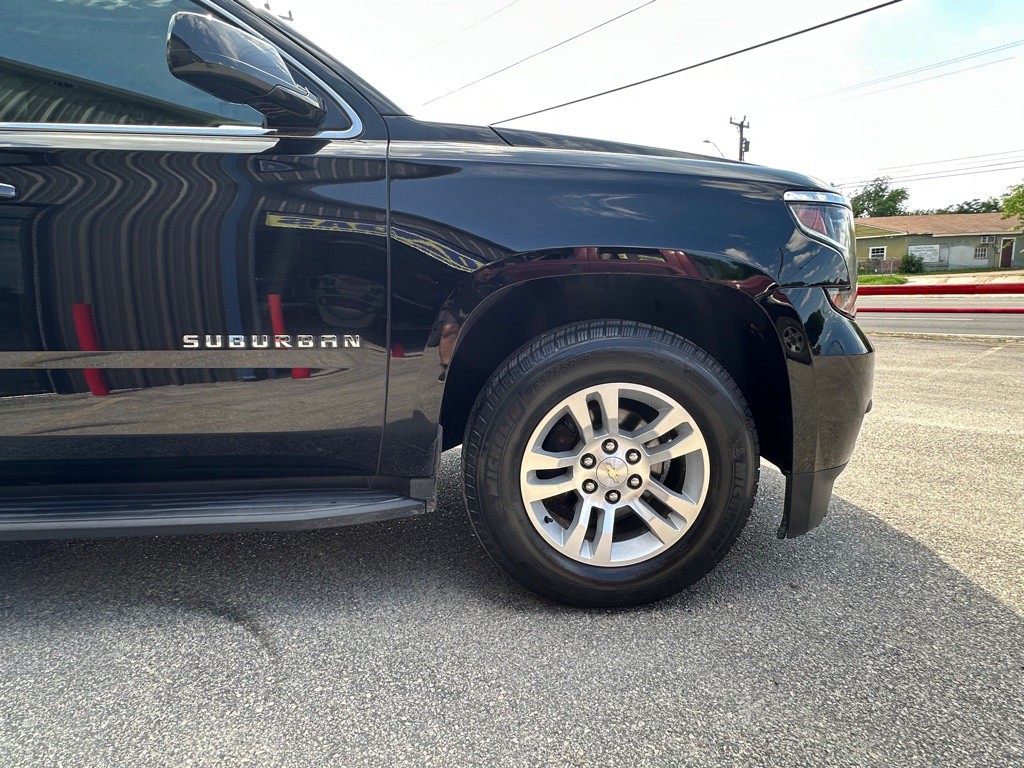 2020 Chevrolet Suburban Image 15