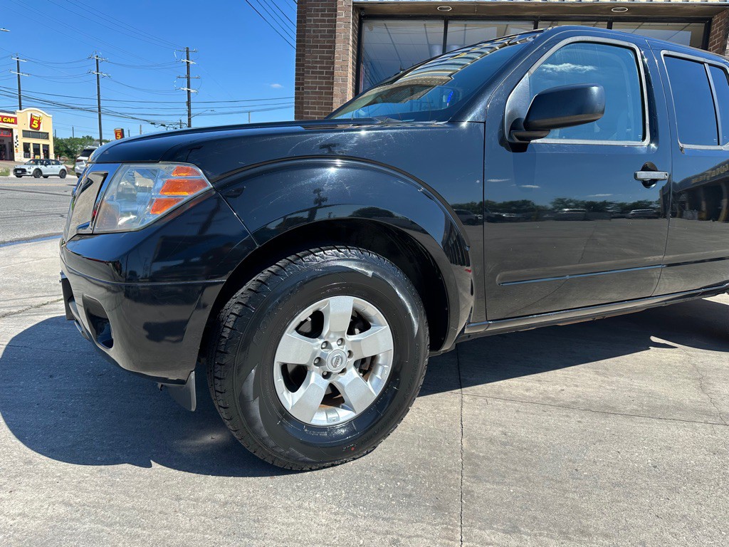 2013 Nissan Frontier Image 3