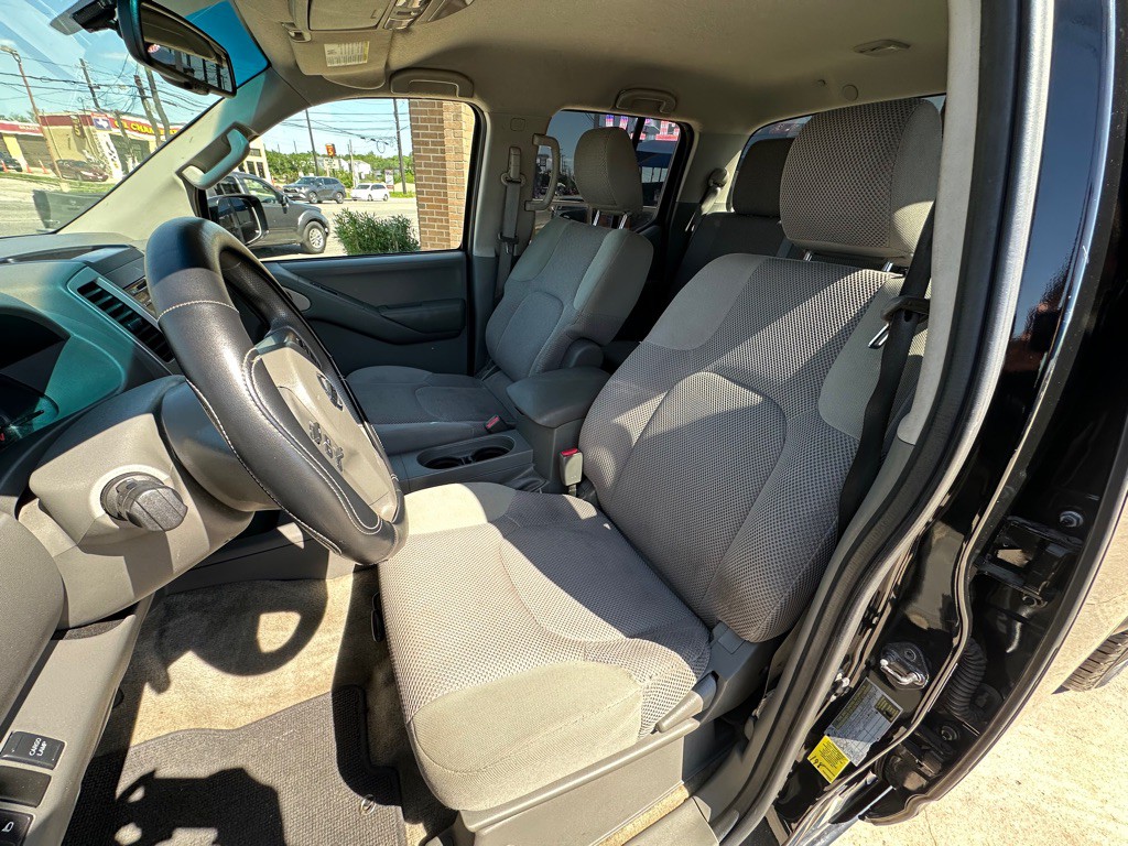 2013 Nissan Frontier Image 9