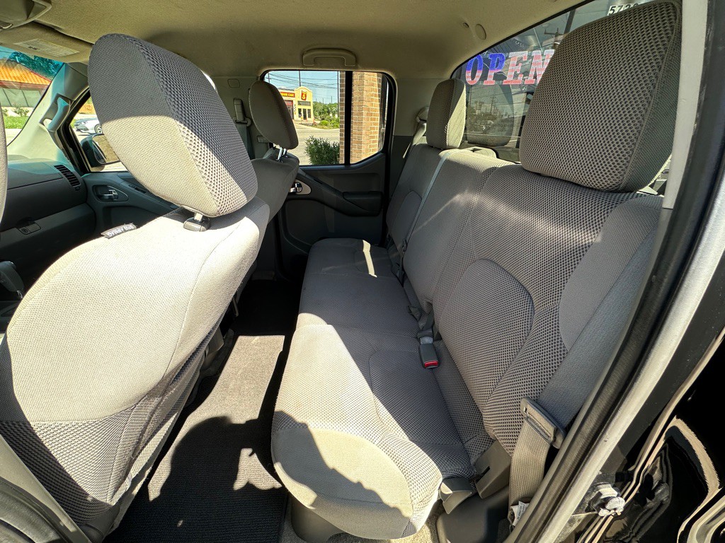 2013 Nissan Frontier Image 10