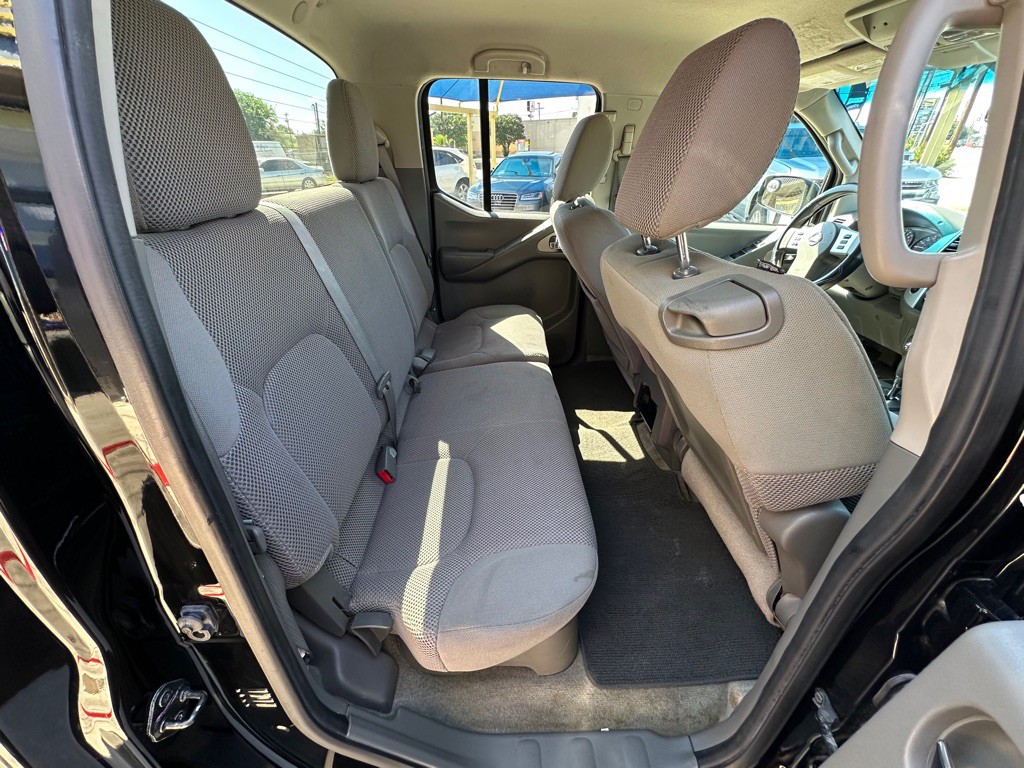 2013 Nissan Frontier Image 11