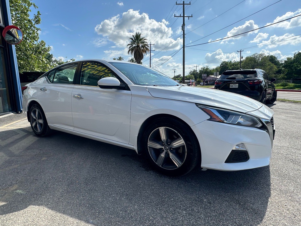 2019 Nissan Altima Image 4