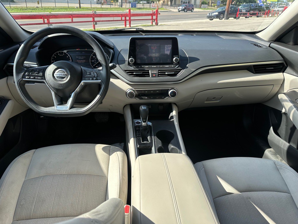 2019 Nissan Altima Image 12