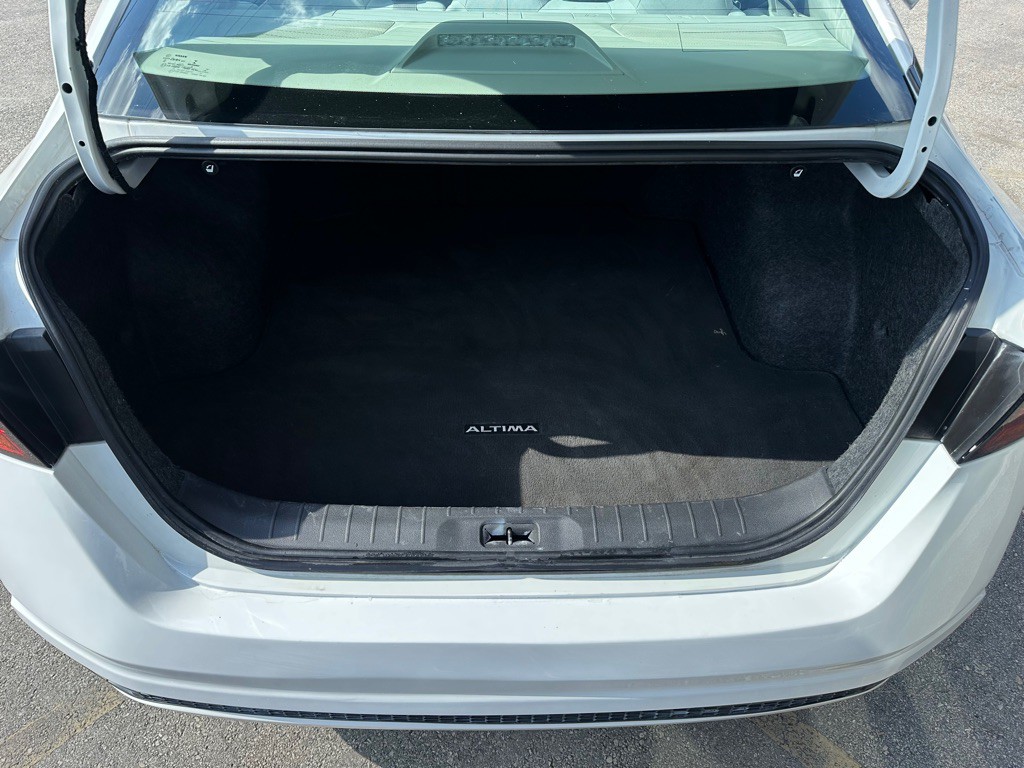 2019 Nissan Altima Image 16