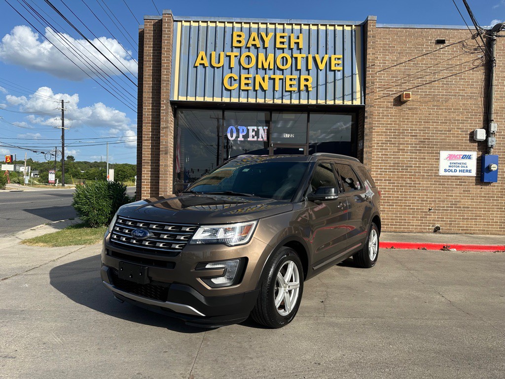 2016 Ford Explorer Image 1
