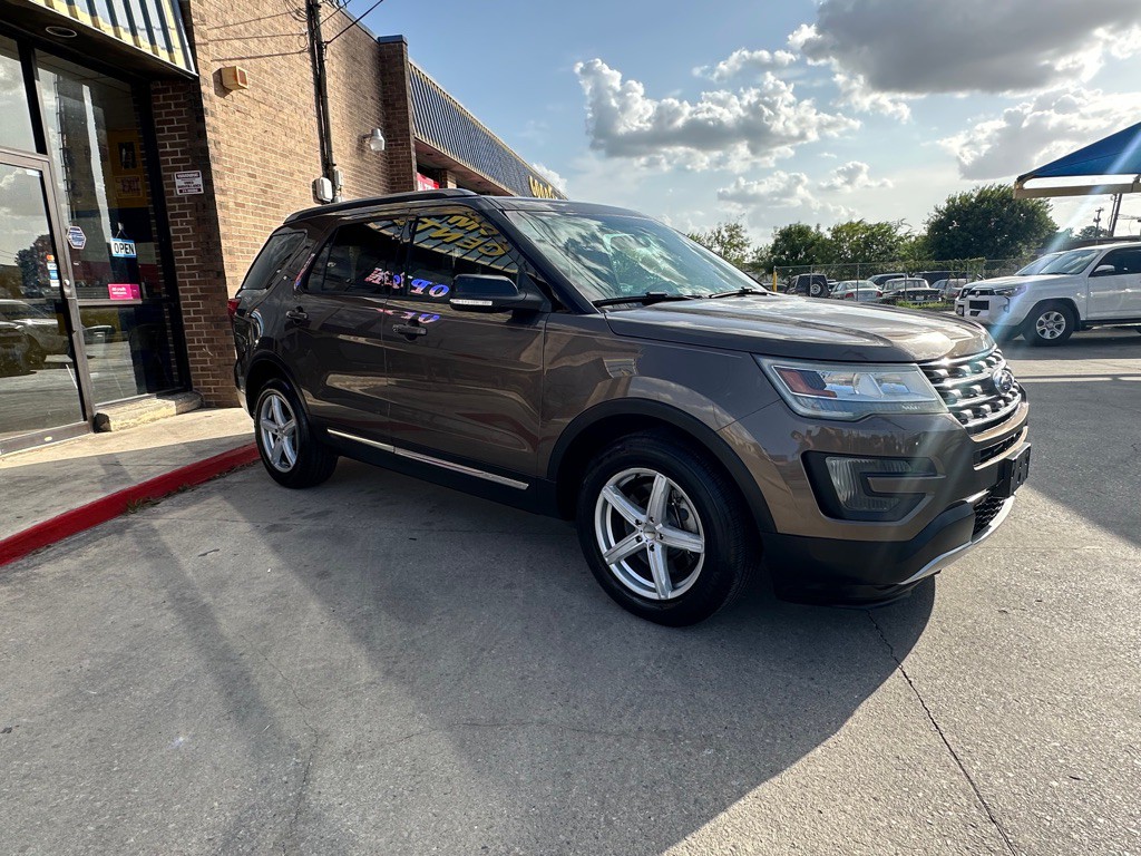 2016 Ford Explorer Image 5