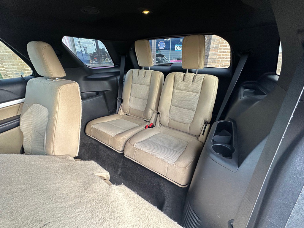 2016 Ford Explorer Image 19