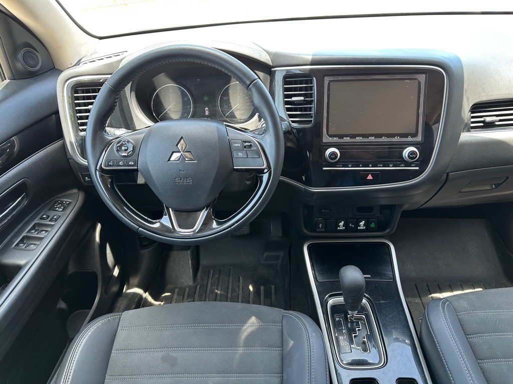 2020 Mitsubishi Outlander Image 11