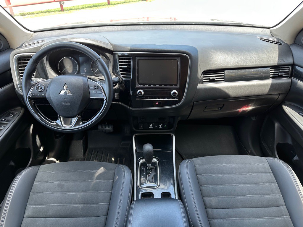 2020 Mitsubishi Outlander Image 12