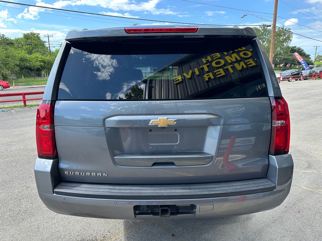 2020 Chevrolet Suburban Image 4