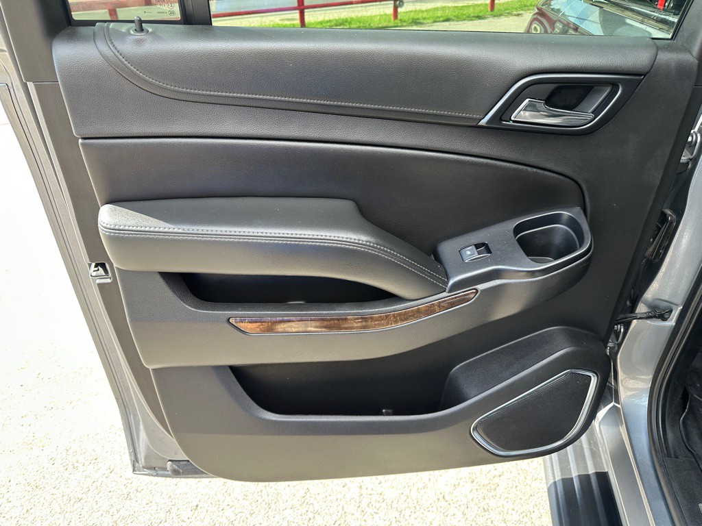 2020 Chevrolet Suburban Image 13