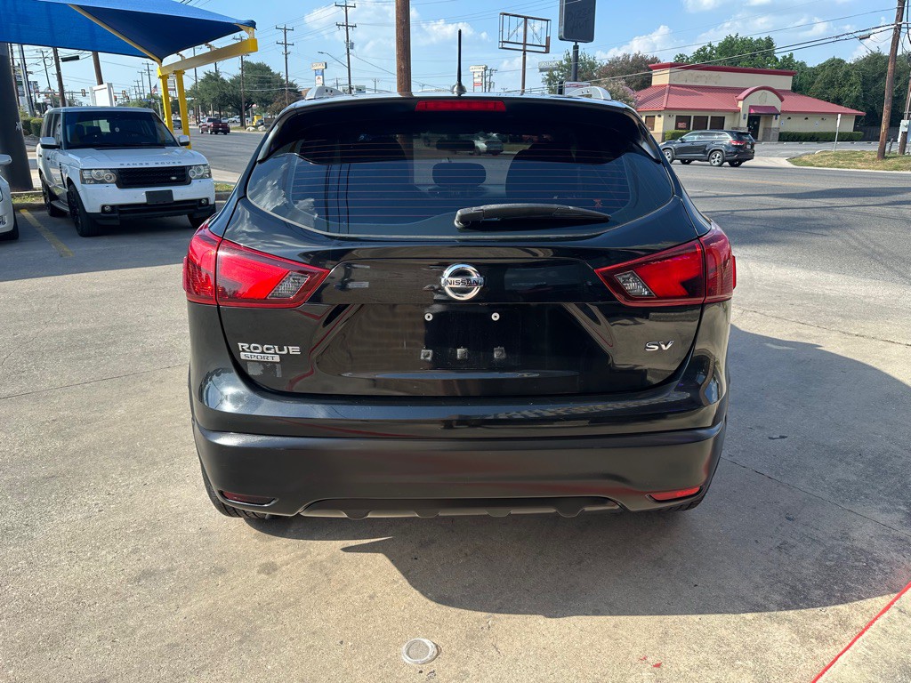 2017 Nissan Rogue Image 4