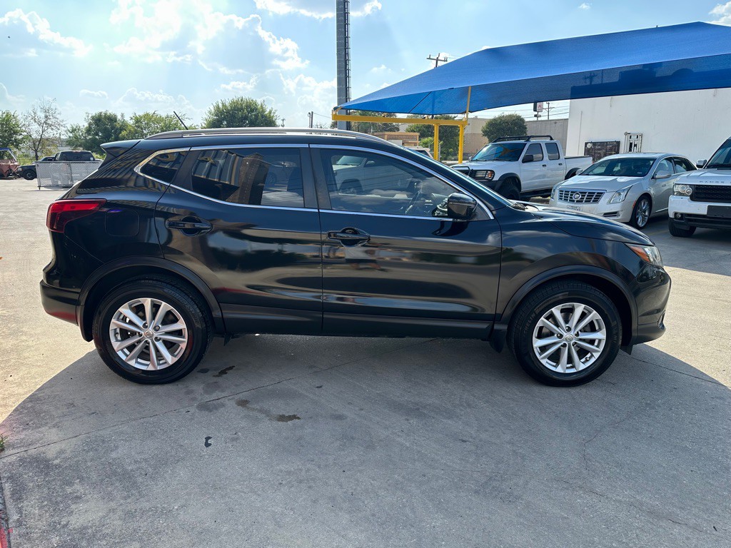 2017 Nissan Rogue Image 5