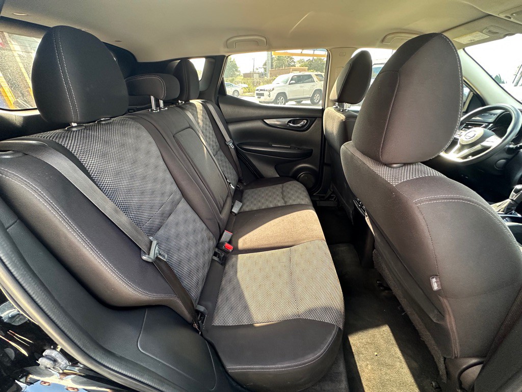 2017 Nissan Rogue Image 11