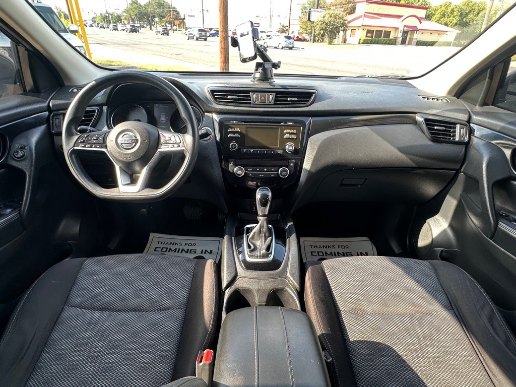 2017 Nissan Rogue Image 12