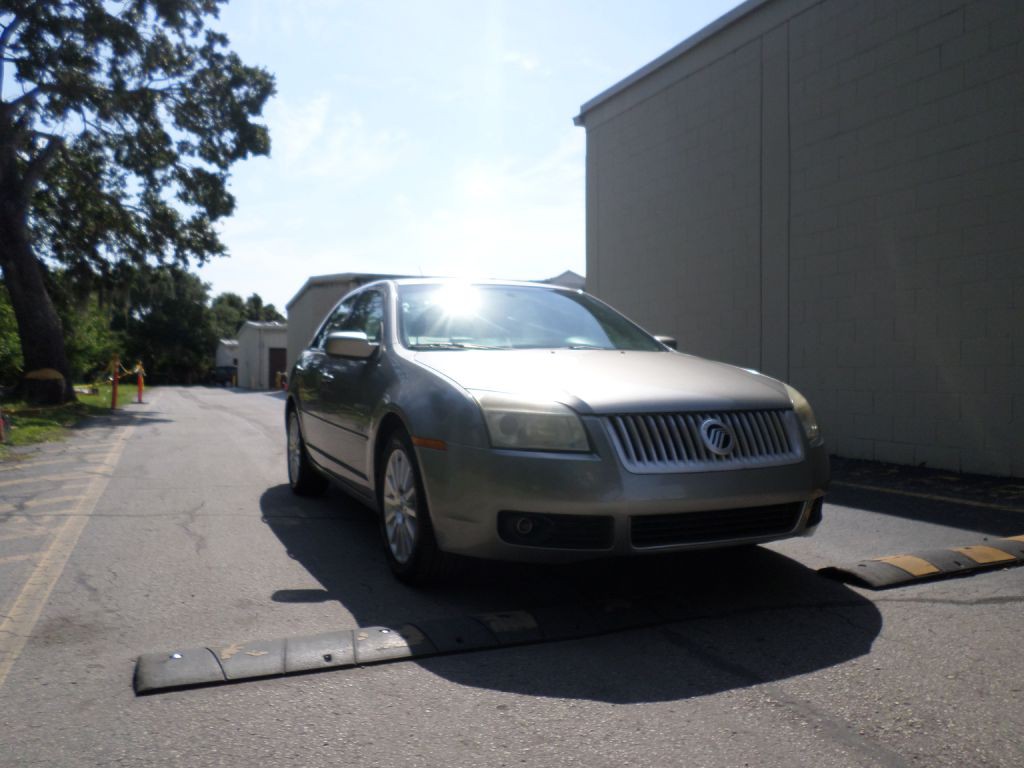 2008 Mercury Milan Image 2