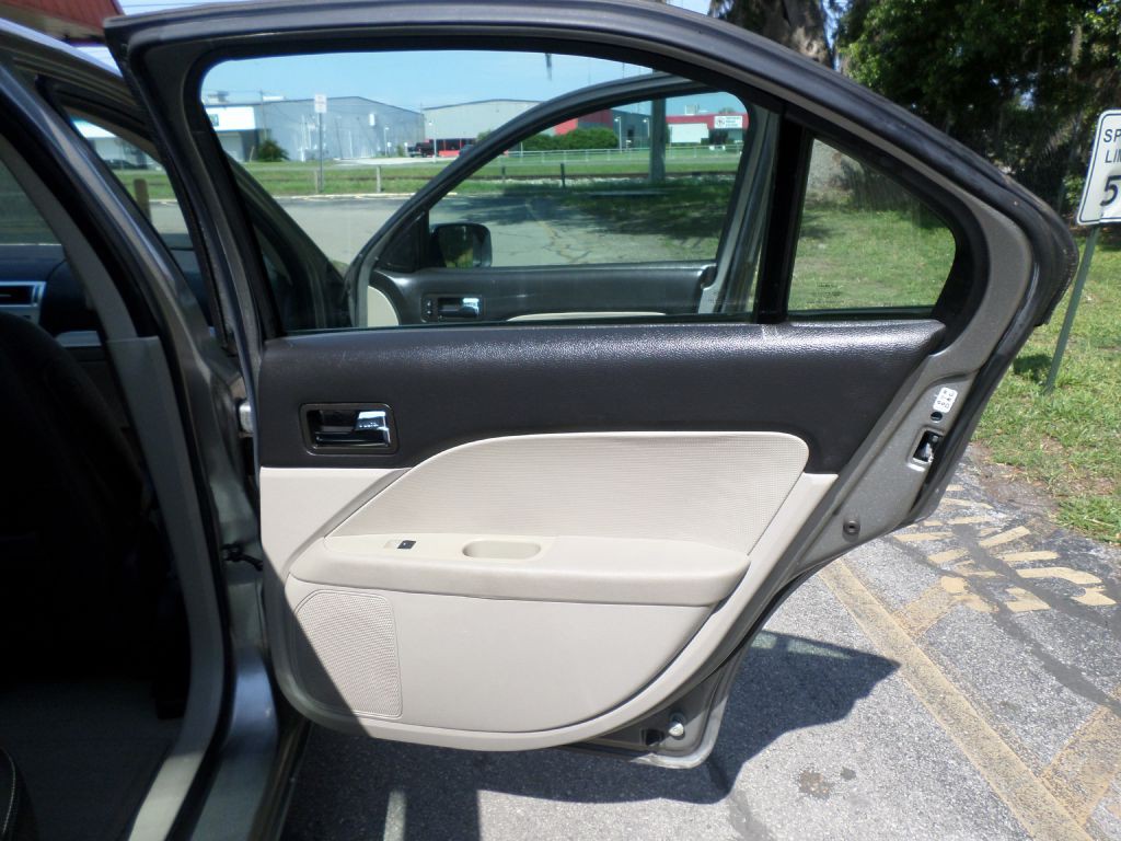 2008 Mercury Milan Image 16