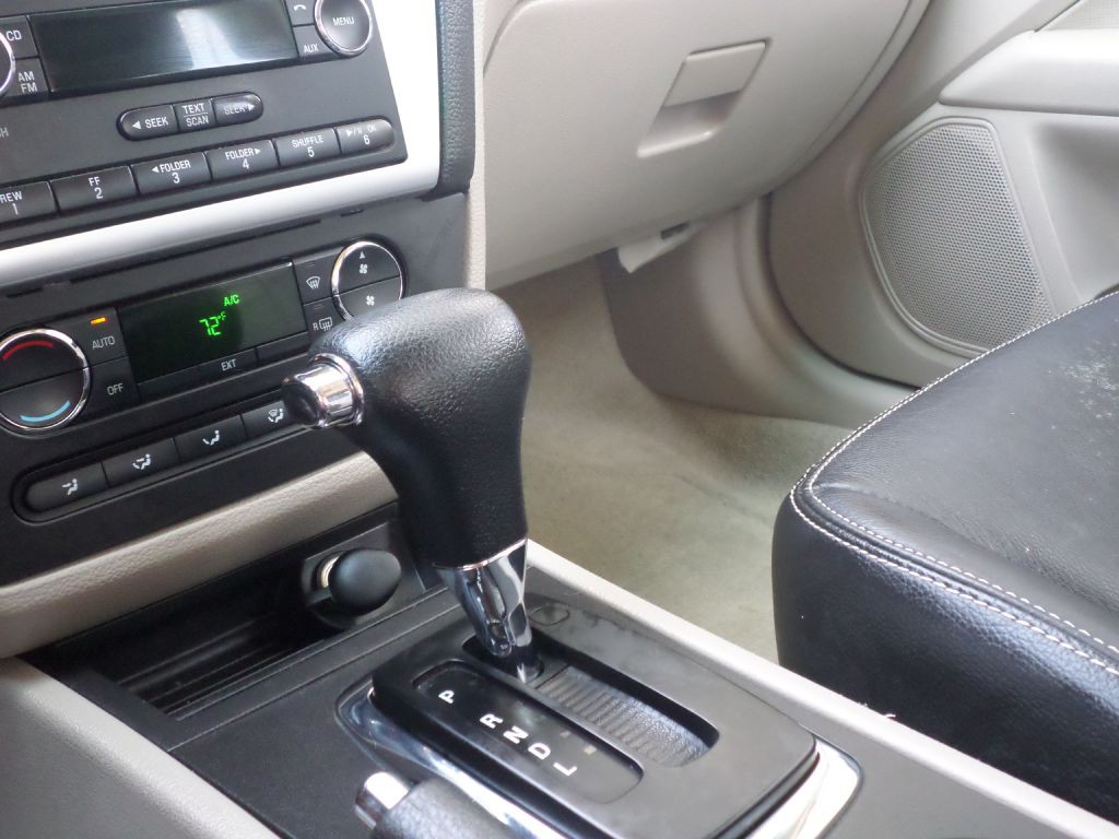 2008 Mercury Milan Image 32
