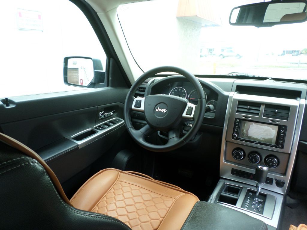 2009 Jeep Liberty Image 12