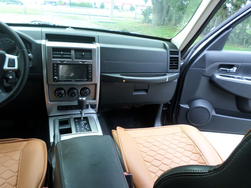 2009 Jeep Liberty Image 13