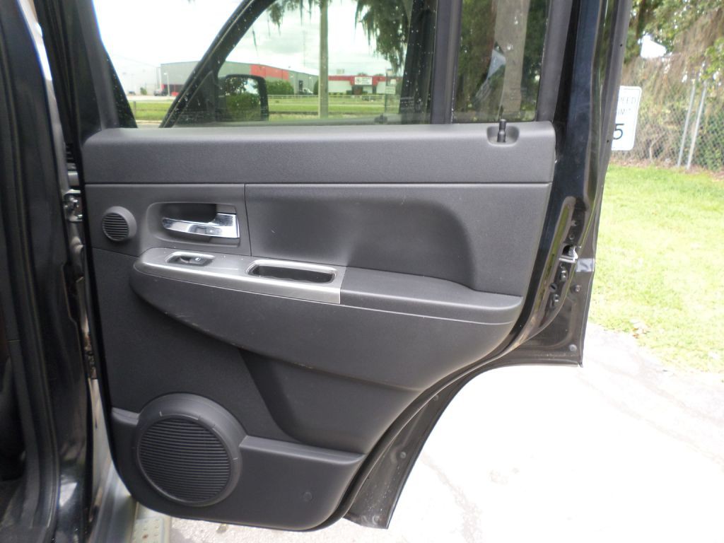 2009 Jeep Liberty Image 15