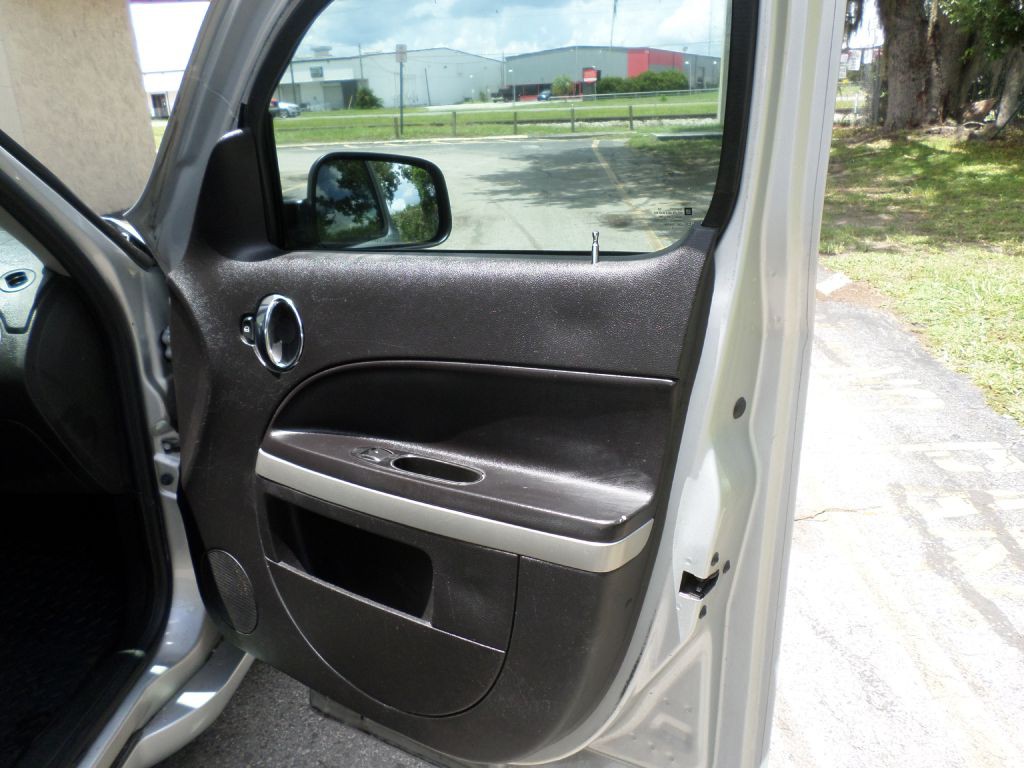 2009 Chevrolet HHR Image 10
