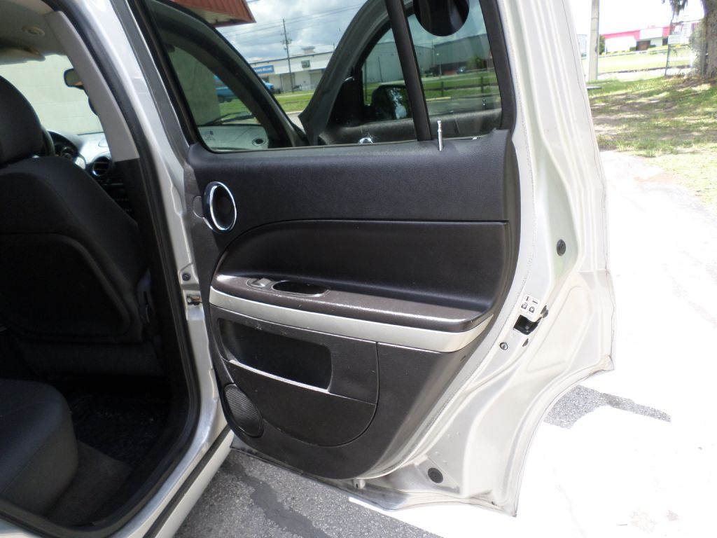 2009 Chevrolet HHR Image 11